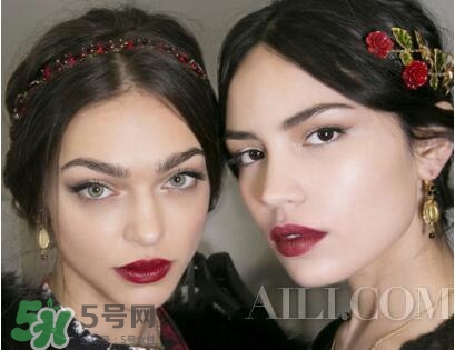 �ƺ�ɫ�ں�ʲô���Ӻã��ƺ�ɫ�ں��Ƽ�